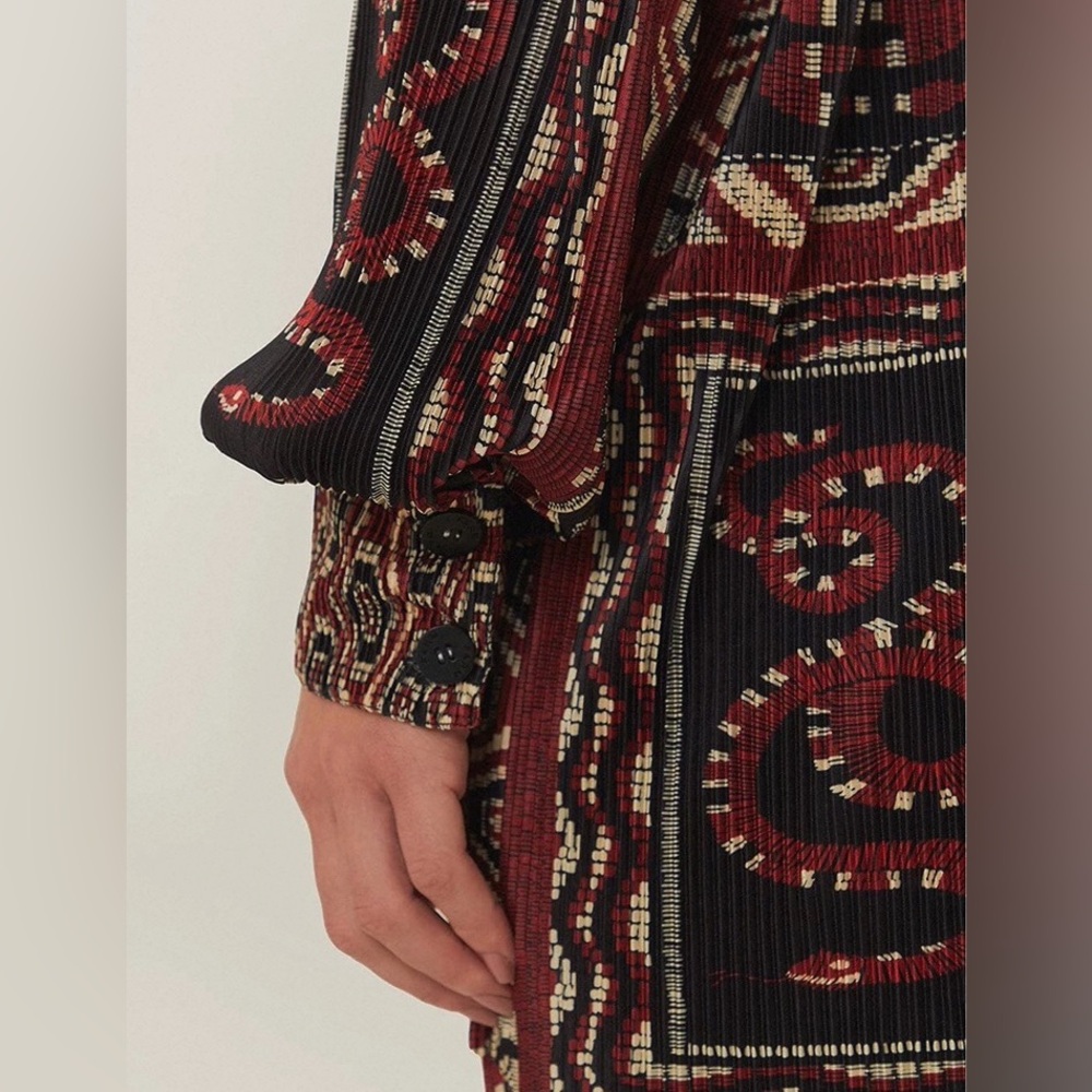 NEW FARM Rio Snake Scarves-print pleated Red and Black Geometric Button-Up Shirt - Picture 3 of 13